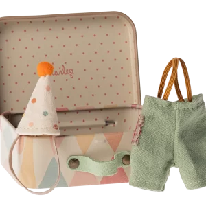 Clown clothes in suitcase, Little brother mouse1-min (1)