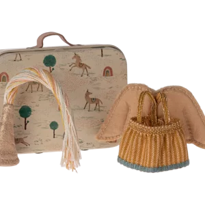 Fairy clothes in suitcase, Little sister mouse-min