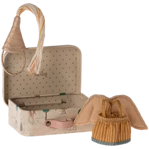 Fairy clothes in suitcase, Little sister mouse1-min (1)