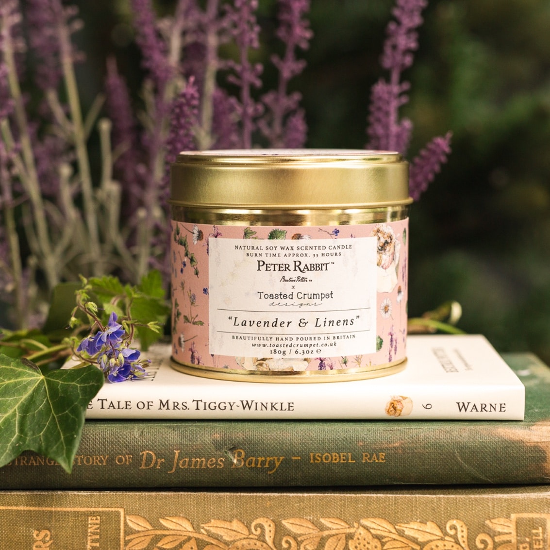 Mrs. Tiggy-Winkle “Lavender and Linens” Candle in a Matt Gold Tin