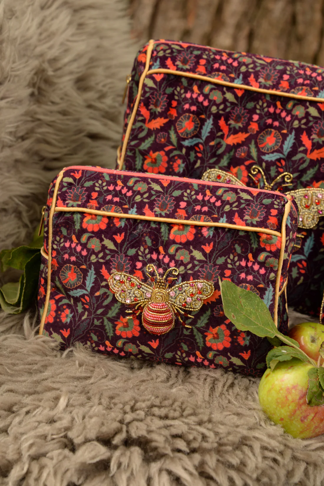 PINK & GOLD BEE PATTERNED MEDIUM POUCH2-min
