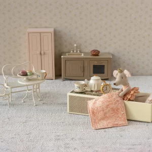 Princess mouse, Little sister in matchbox1-min