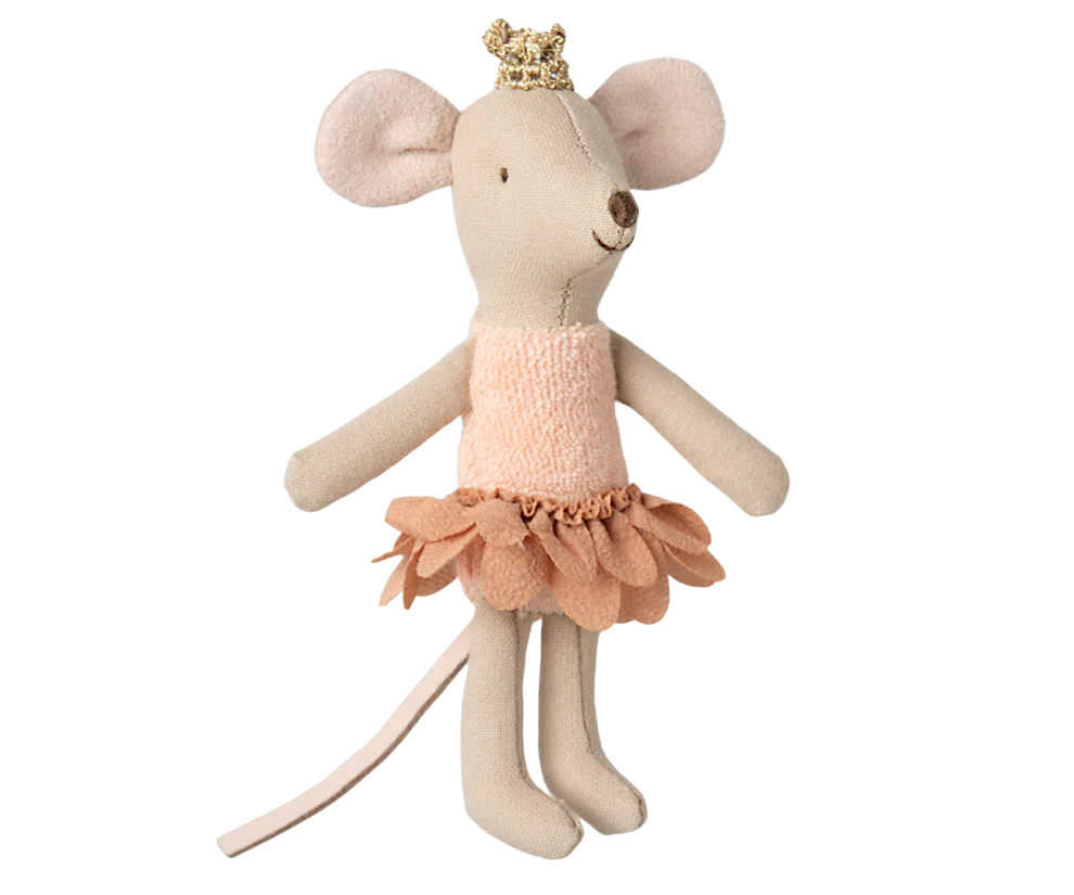 Princess mouse, Little sister in matchbox2-min