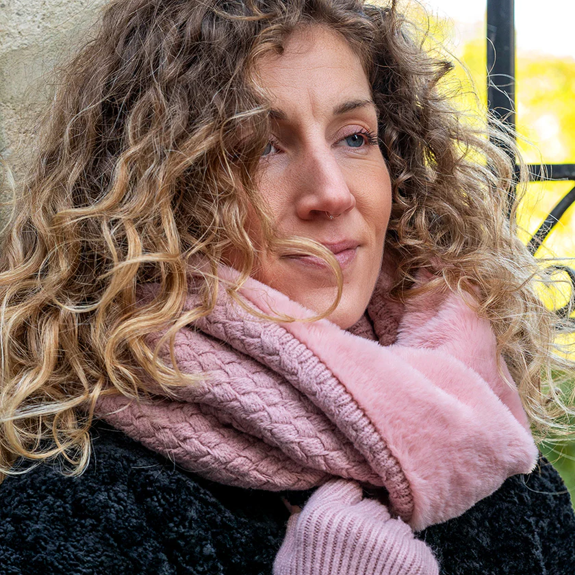 Soft Pink Twist Reversible Snood-min