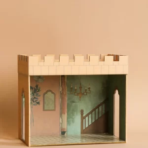 castle hall-min