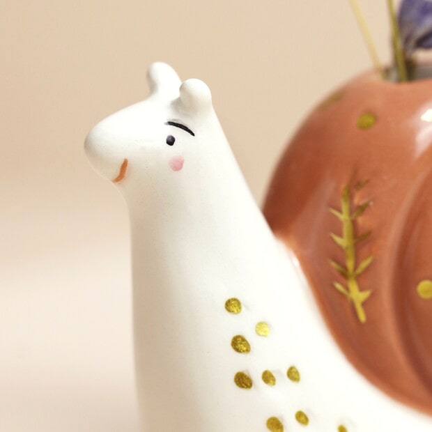 ceramic-snail-posy-bud-vase-0v8a2014-copy-620×620-min