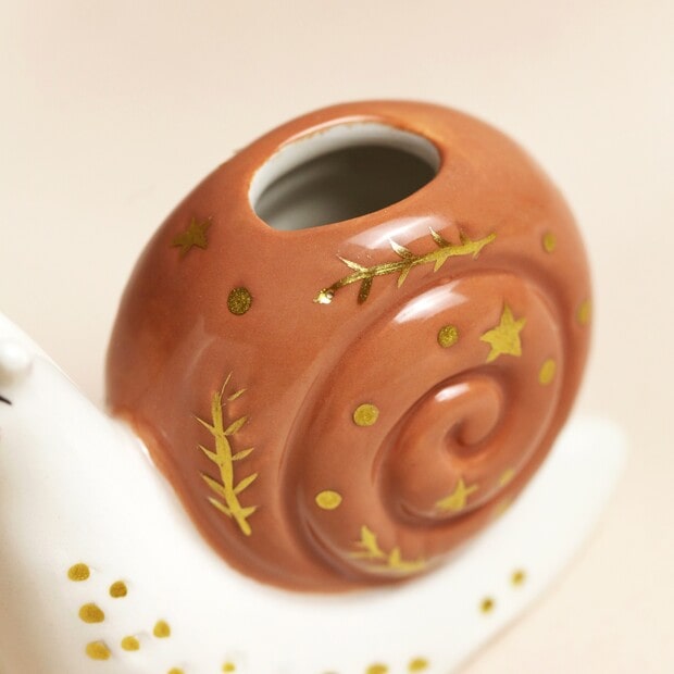 ceramic-snail-posy-bud-vase-0v8a2023-copy-620×620-min