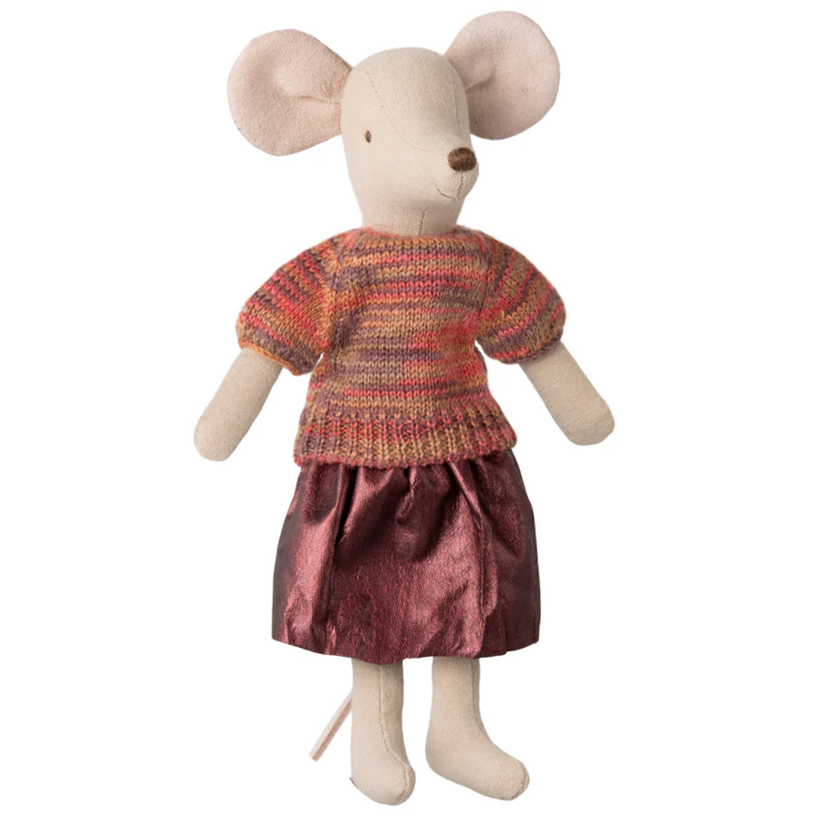 skirt and knitted blous1e-min