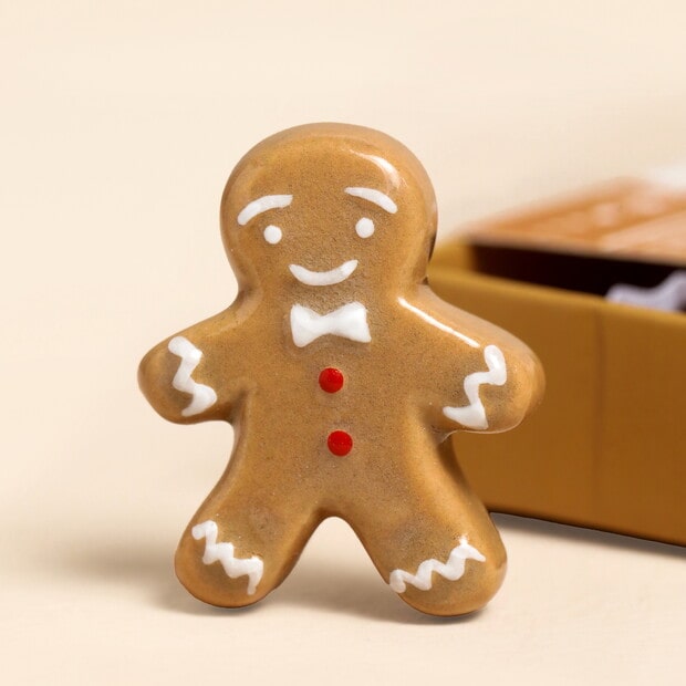 tiny-matchbox-ceramic-gingerbread-man-token-4x3a5420copy-620×620-min