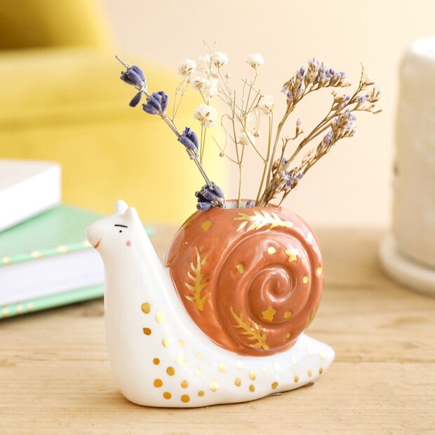 tiny-snail-ceramic-bud-vase-4x3a8846-620×620-min